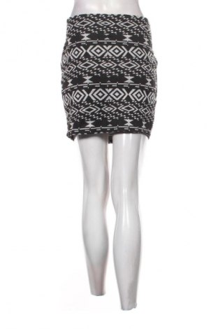 Пола Primark, Размер XL, Цвят Многоцветен, Цена 2,04 €