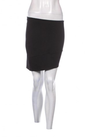 Пола Reserved, Размер M, Цвят Черен, Цена 2,04 €