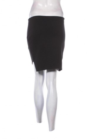 Пола Reserved, Размер M, Цвят Черен, Цена 2,04 €