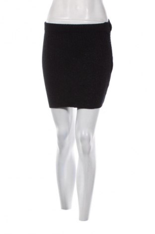 Пола Review, Размер S, Цвят Черен, Цена 5,11 €