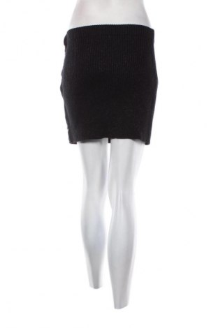 Пола Review, Размер S, Цвят Черен, Цена 5,11 €