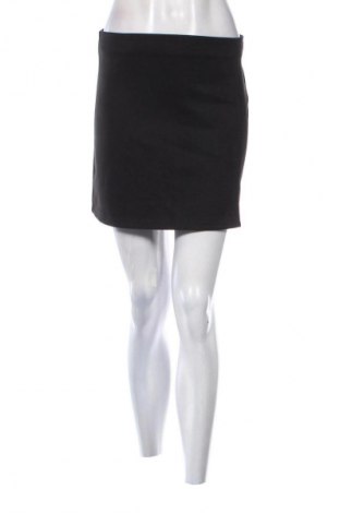 Пола SHEIN, Размер S, Цвят Черен, Цена 2,04 €