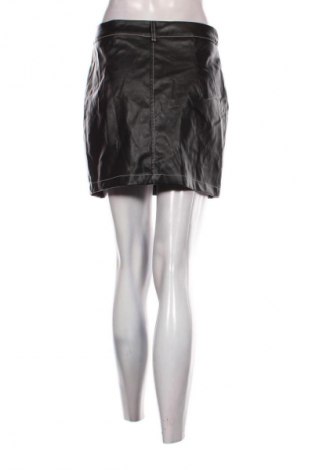 Пола SHEIN, Размер M, Цвят Черен, Цена 2,04 €