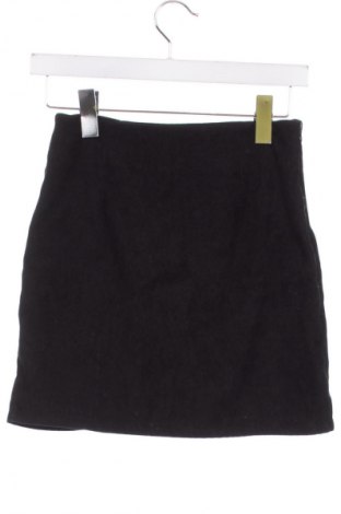 Пола SHEIN, Размер XS, Цвят Черен, Цена 2,04 €