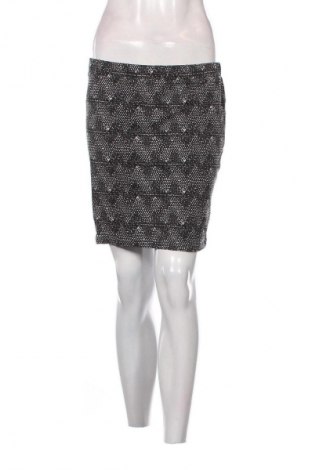 Пола Sinsay, Размер XL, Цвят Многоцветен, Цена 2,04 €