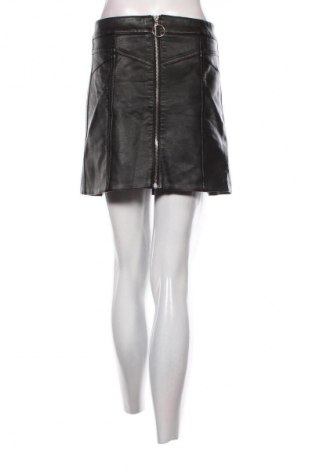 Пола Sisters, Размер M, Цвят Черен, Цена 2,04 €