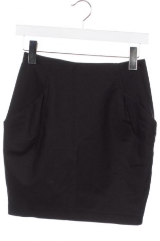 Пола Stradivarius, Размер S, Цвят Черен, Цена 2,04 €