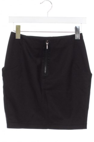 Пола Stradivarius, Размер S, Цвят Черен, Цена 2,04 €