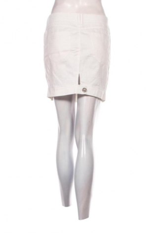 Пола Unbranded, Размер M, Цвят Бял, Цена 4,60 €