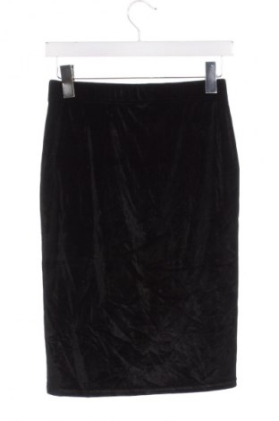 Пола Unbranded, Размер XS, Цвят Черен, Цена 2,04 €