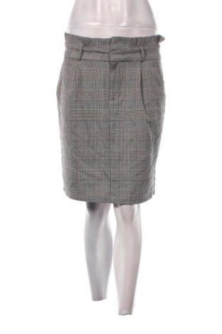 Пола Vero Moda, Размер M, Цвят Многоцветен, Цена 2,04 €