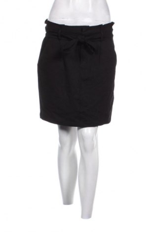 Пола Vero Moda, Размер M, Цвят Черен, Цена 2,04 €