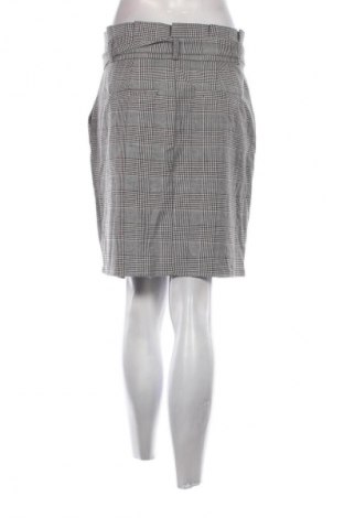 Пола Vero Moda, Размер M, Цвят Многоцветен, Цена 2,04 €