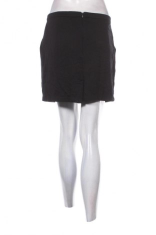 Пола Vero Moda, Размер M, Цвят Черен, Цена 2,04 €