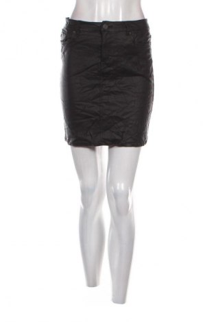 Пола Vero Moda, Размер M, Цвят Черен, Цена 3,06 €