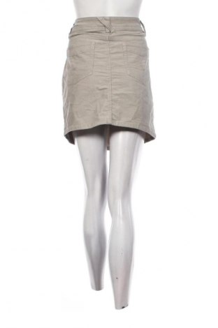 Пола Yessica, Размер M, Цвят Бежов, Цена 2,04 €