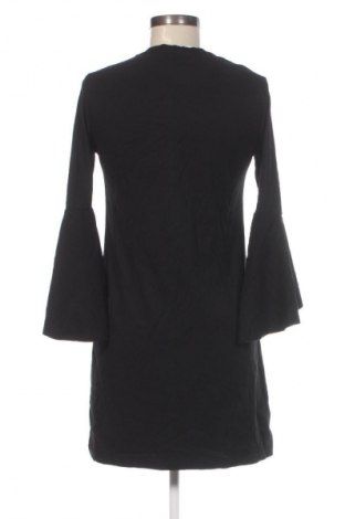 Šaty  Bershka, Velikost S, Barva Černá, Cena  89,00 Kč