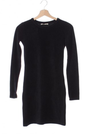 Šaty  Pull&Bear, Velikost S, Barva Černá, Cena  49,00 Kč