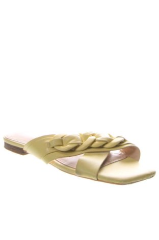 Чехли Guess, Размер 38, Цвят Жълт, Цена 97,15 €