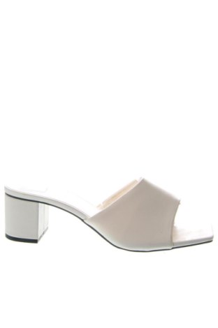 Чехли Monki, Размер 41, Цвят Бял, Цена 23,00 €