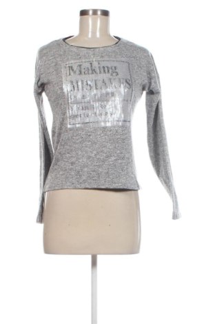 Dámská halenka Bershka, Velikost M, Barva Vícebarevné, Cena  289,00 Kč