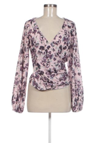 Γυναικεία μπλούζα Gina Tricot, Μέγεθος M, Χρώμα Πολύχρωμο, Τιμή 12,99 €