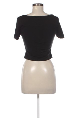 Дамска блуза Urban Revivo, Размер M, Цвят Черен, Цена 14,31 €