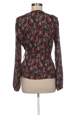 Дамска жилетка Gina Tricot, Размер M, Цвят Многоцветен, Цена 14,31 €