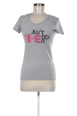 Дамска тениска Nike, Размер S, Цвят Сив, Цена 37,41 €