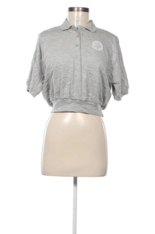 Дамска тениска Nike, Размер S, Цвят Сив, Цена 21,47 €