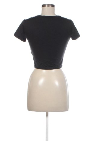 Γυναικείο t-shirt Stradivarius, Μέγεθος L, Χρώμα Μαύρο, Τιμή 10,99 €