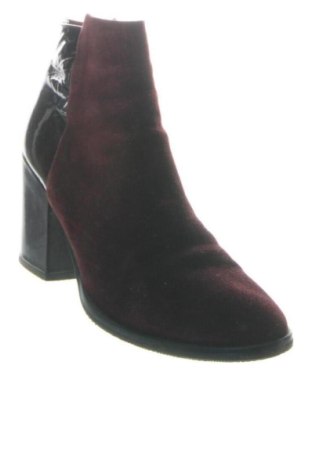 Damen Stiefeletten Musette, Größe 40, Farbe Rot, Preis 110,00 €