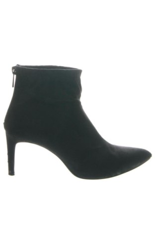 Damskie botki Stradivarius, Rozmiar 38, Kolor Czarny, Cena 68,99 zł
