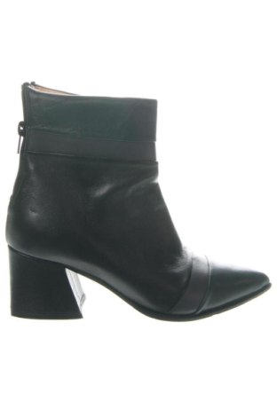 Дамски боти Unbranded, Размер 35, Цвят Многоцветен, Цена 52,00 €