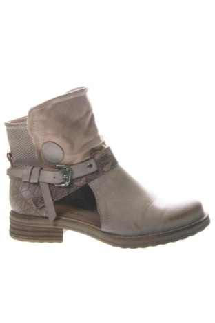 Дамски боти Unbranded, Размер 39, Цвят Бежов, Цена 32,00 €