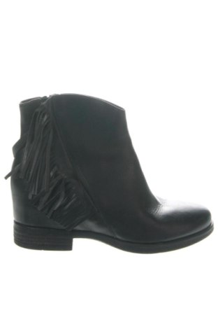 Дамски боти Wojas, Размер 38, Цвят Черен, Цена 71,66 €