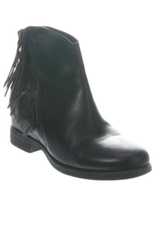 Дамски боти Wojas, Размер 38, Цвят Черен, Цена 71,66 €