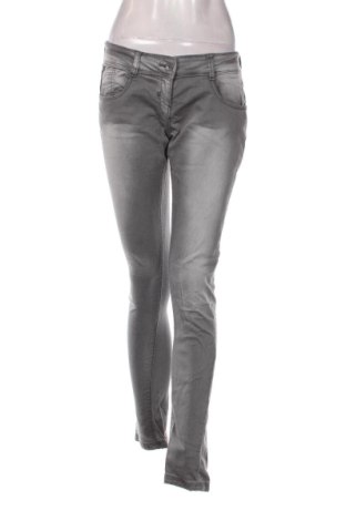 Női farmernadrág 72D, Méret M, Szín Szürke, Ár 7 499 Ft