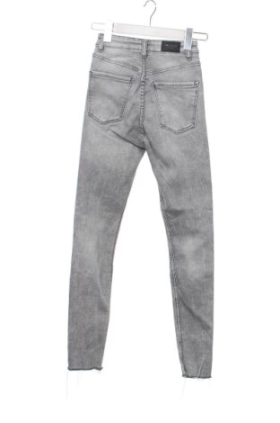 Blugi de femei Bershka, Mărime XS, Culoare Gri, Preț 78,20 Lei