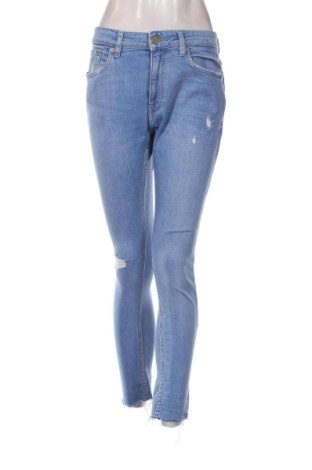 Blugi de femei Bershka, Mărime L, Culoare Albastru, Preț 77,00 Lei