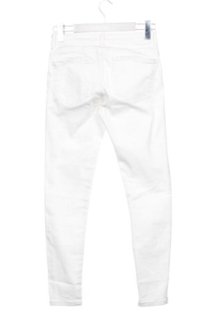 Blugi de femei Bershka, Mărime M, Culoare Alb, Preț 78,20 Lei