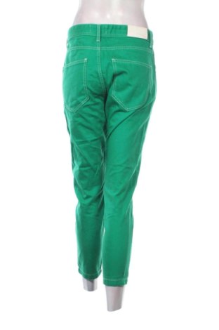 Damskie jeansy Bershka, Rozmiar M, Kolor Zielony, Cena 80,38 zł