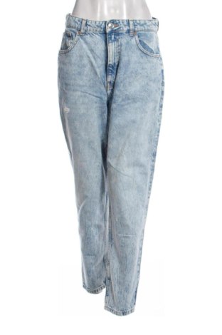 Damskie jeansy Bershka, Rozmiar M, Kolor Niebieski, Cena 80,38 zł