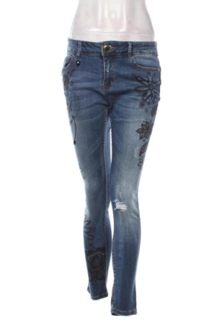 Dámske džínsy  Desigual, Veľkosť M, Farba Modrá, Cena  45,95 €