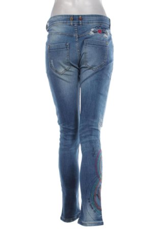 Blugi de femei Desigual, Mărime M, Culoare Albastru, Preț 160,93 Lei
