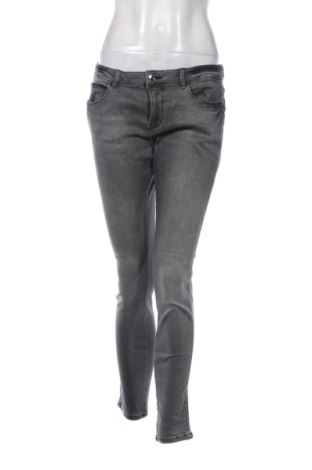 Дамски дънки Guess, Размер XL, Цвят Сив, Цена 38,85 €