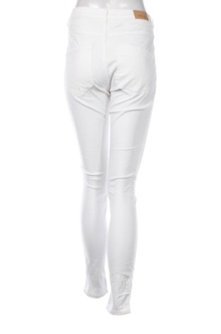 Дамски дънки Perfect Jeans By Gina Tricot, Размер M, Цвят Бял, Цена 17,89 €
