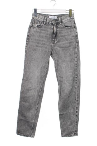Blugi de femei Pull&Bear, Mărime XXS, Culoare Gri, Preț 91,99 Lei