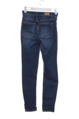 Damskie jeansy Pull&Bear, Rozmiar XS, Kolor Niebieski, Cena 80,38 zł
