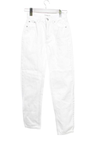 Дамски дънки Pull&Bear, Размер XXS, Цвят Бял, Цена 15,33 €, #136307582